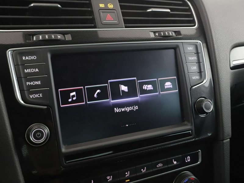 Volkswagen Golf PHEV bi-xenon navi klima auto grzane fotele czujniki parkowania VII (2012-)