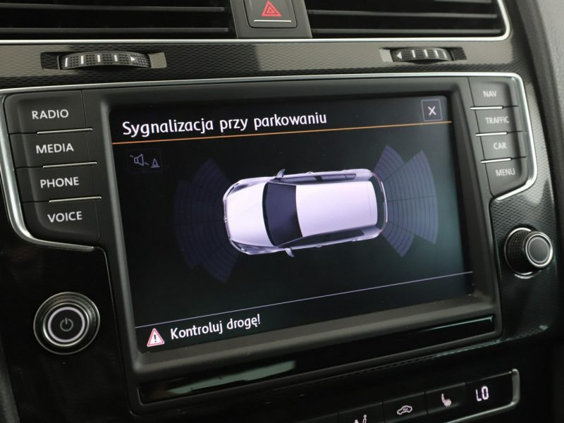 Volkswagen Golf PHEV bi-xenon navi klima auto grzane fotele czujniki parkowania VII (2012-)