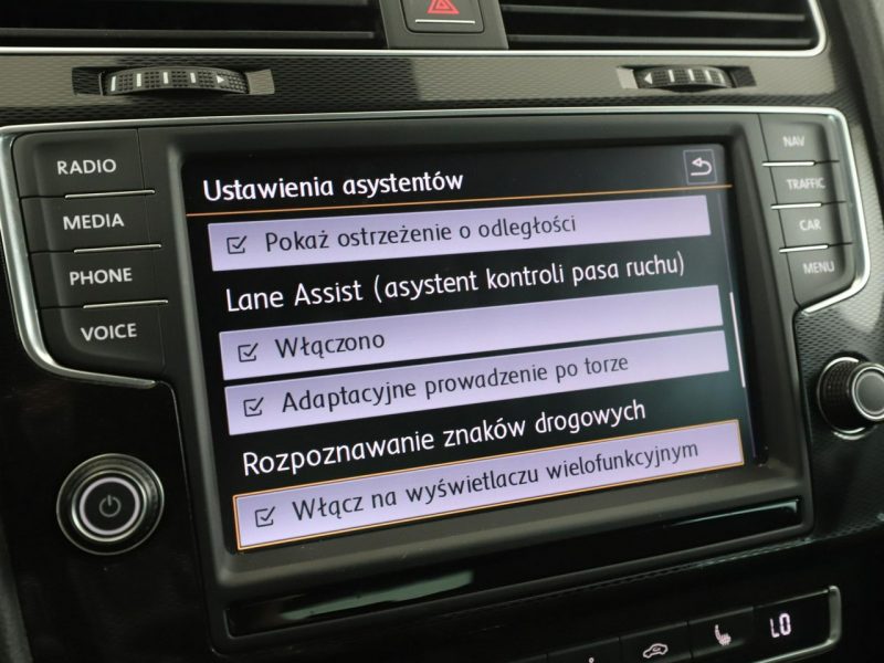 Volkswagen Golf PHEV bi-xenon navi klima auto grzane fotele czujniki parkowania VII (2012-)