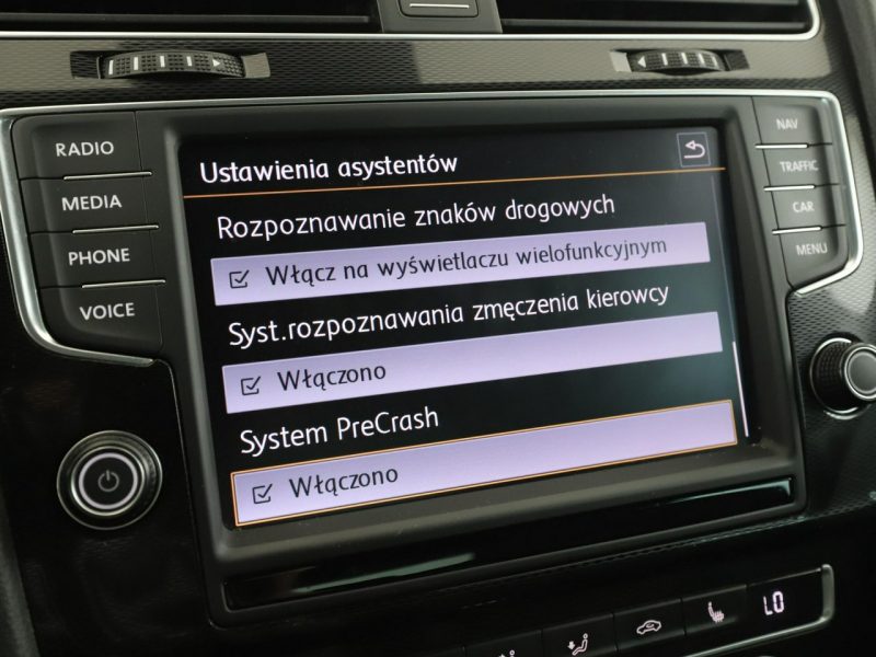 Volkswagen Golf PHEV bi-xenon navi klima auto grzane fotele czujniki parkowania VII (2012-)
