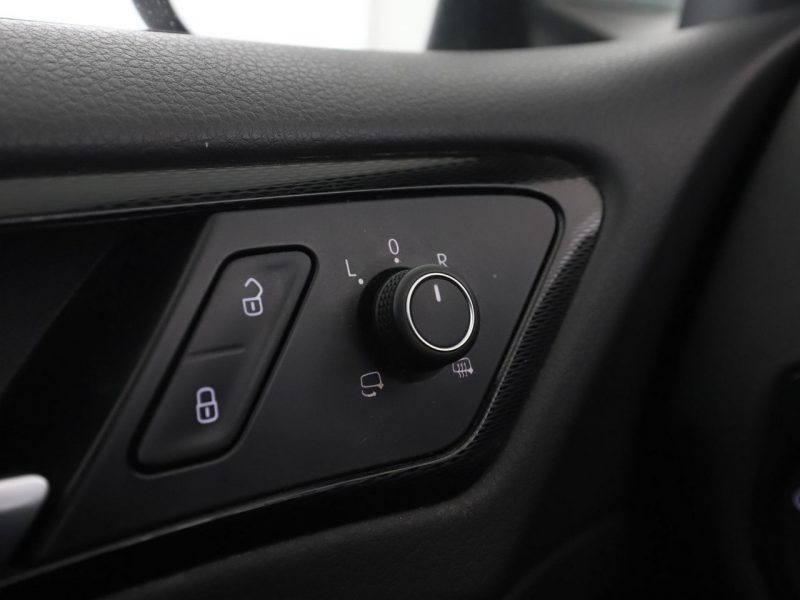 Volkswagen Golf PHEV bi-xenon navi klima auto grzane fotele czujniki parkowania VII (2012-)