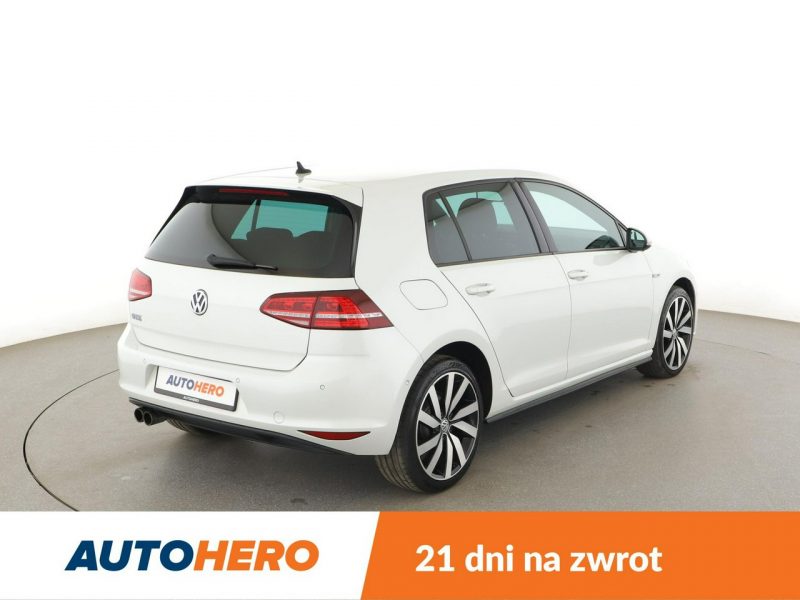 Volkswagen Golf PHEV bi-xenon navi klima auto grzane fotele czujniki parkowania VII (2012-)