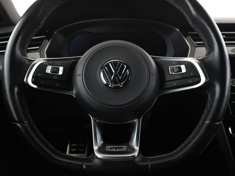 Volkswagen Arteon 4x4 DSG matrix LED virtual cocpit skóra/alcantara navi kamera