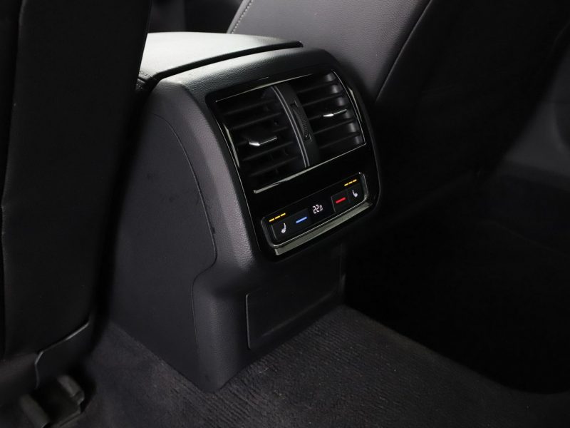 Volkswagen Arteon 4x4 DSG matrix LED virtual cocpit skóra/alcantara navi kamera