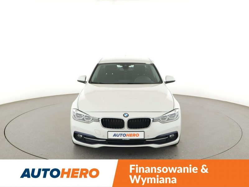 BMW 320 FULL LED klima auto grzane fotele harman/kardon hak PDC F30/F31 (2012-)