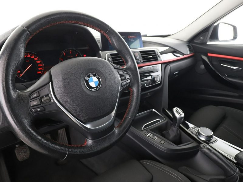 BMW 320 FULL LED klima auto grzane fotele harman/kardon hak PDC F30/F31 (2012-)