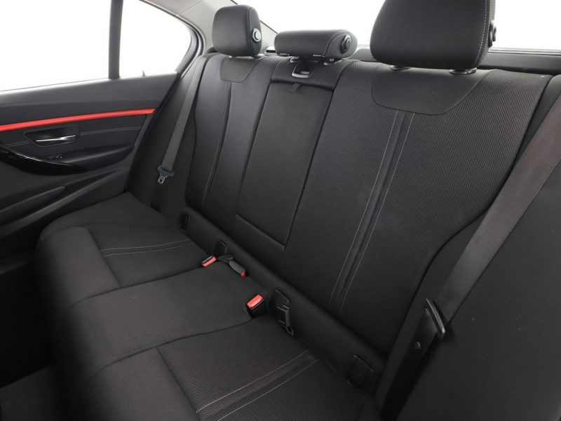 BMW 320 FULL LED klima auto grzane fotele harman/kardon hak PDC F30/F31 (2012-)
