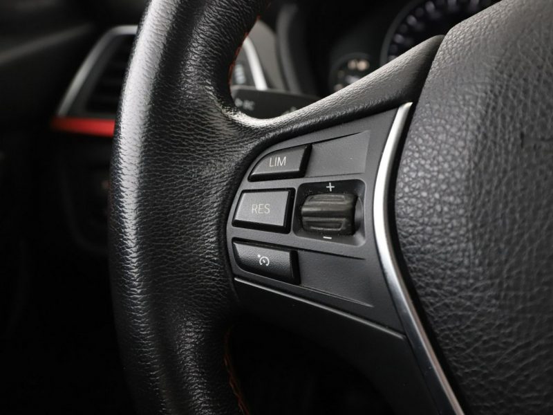 BMW 320 FULL LED klima auto grzane fotele harman/kardon hak PDC F30/F31 (2012-)