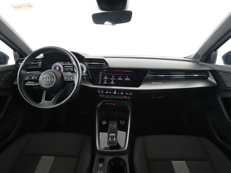 Audi A3 lift S-Tronic full LED klima auto navi virtual cocpit czujniki parkowa 8Y