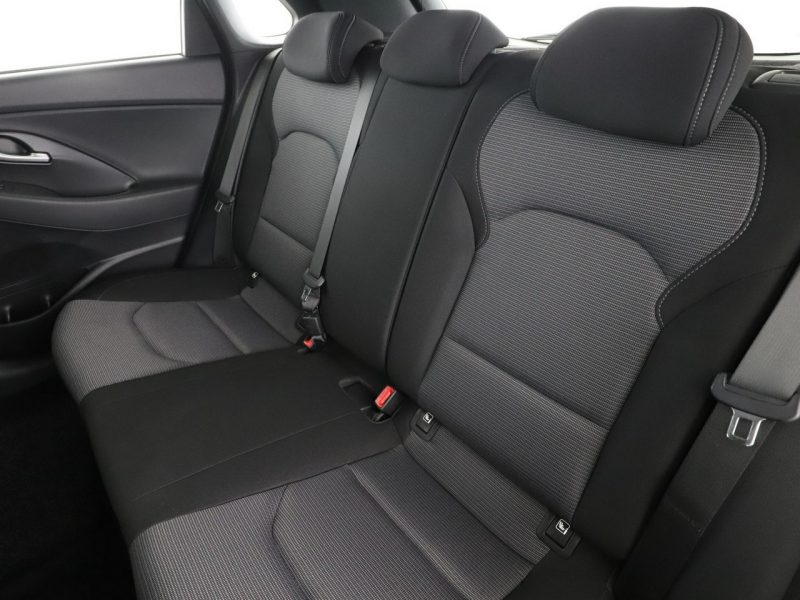 Hyundai i30 Navi klimatyzacja kamera i czujniki parkowania grzane fotele III (2017-)