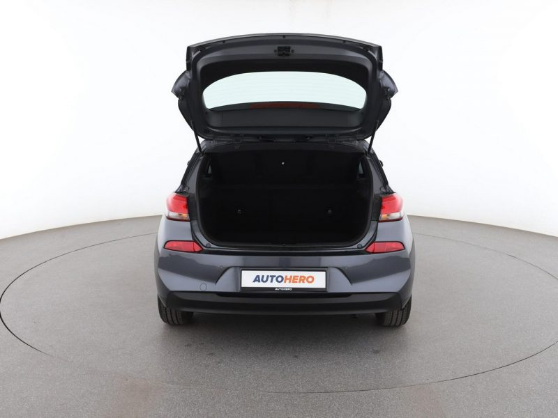 Hyundai i30 Navi klimatyzacja kamera i czujniki parkowania grzane fotele III (2017-)