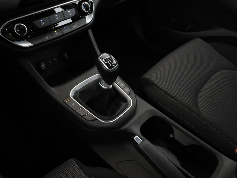 Hyundai i30 Navi klimatyzacja kamera i czujniki parkowania grzane fotele III (2017-)