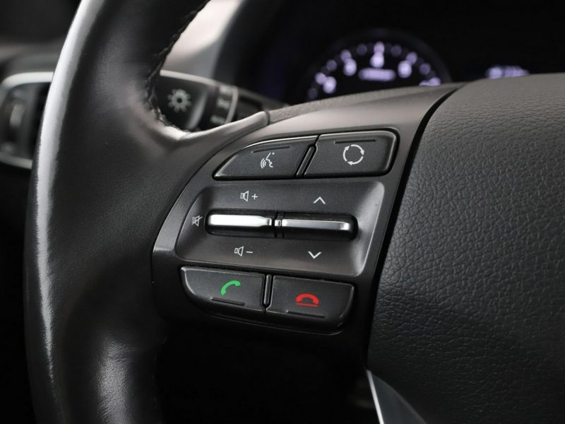Hyundai i30 Navi klimatyzacja kamera i czujniki parkowania grzane fotele III (2017-)