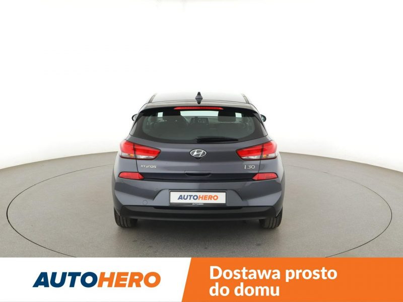 Hyundai i30 Navi klimatyzacja kamera i czujniki parkowania grzane fotele III (2017-)