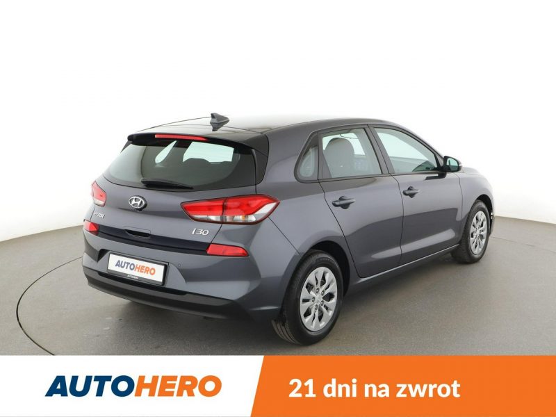 Hyundai i30 Navi klimatyzacja kamera i czujniki parkowania grzane fotele III (2017-)
