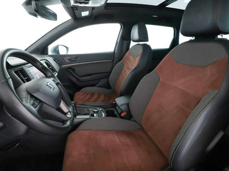 Seat Ateca Xcellence automat virtual alcantara panorama climatronic kamera navi