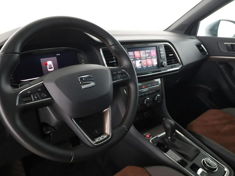 Seat Ateca Xcellence automat virtual alcantara panorama climatronic kamera navi