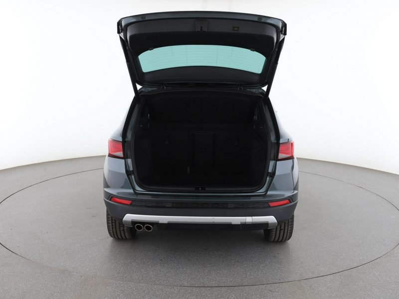 Seat Ateca Xcellence automat virtual alcantara panorama climatronic kamera navi