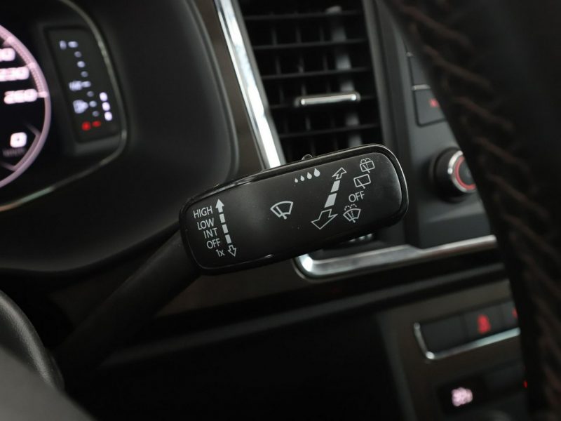 Seat Ateca Xcellence automat virtual alcantara panorama climatronic kamera navi