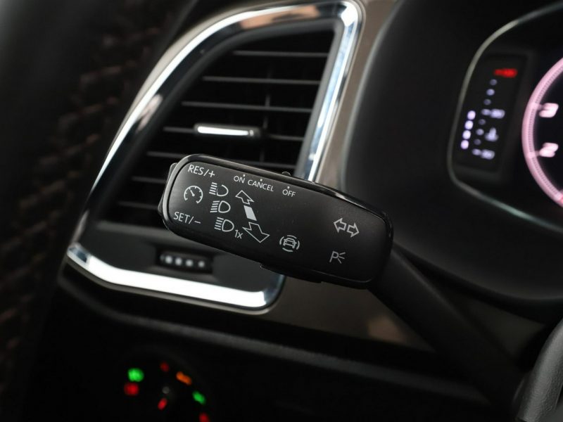 Seat Ateca Xcellence automat virtual alcantara panorama climatronic kamera navi