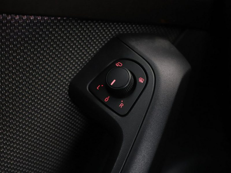 Seat Ateca Xcellence automat virtual alcantara panorama climatronic kamera navi