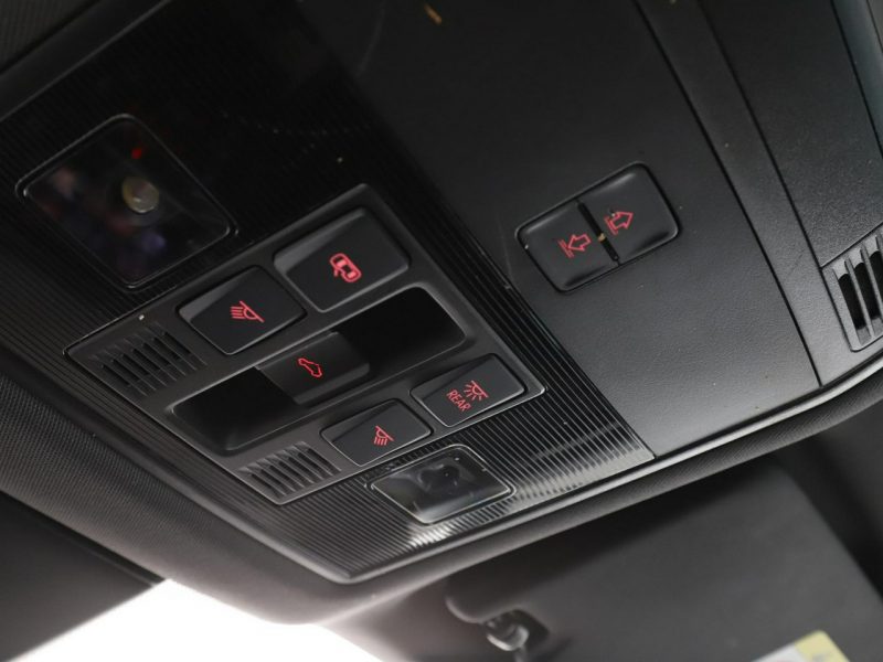 Seat Ateca Xcellence automat virtual alcantara panorama climatronic kamera navi