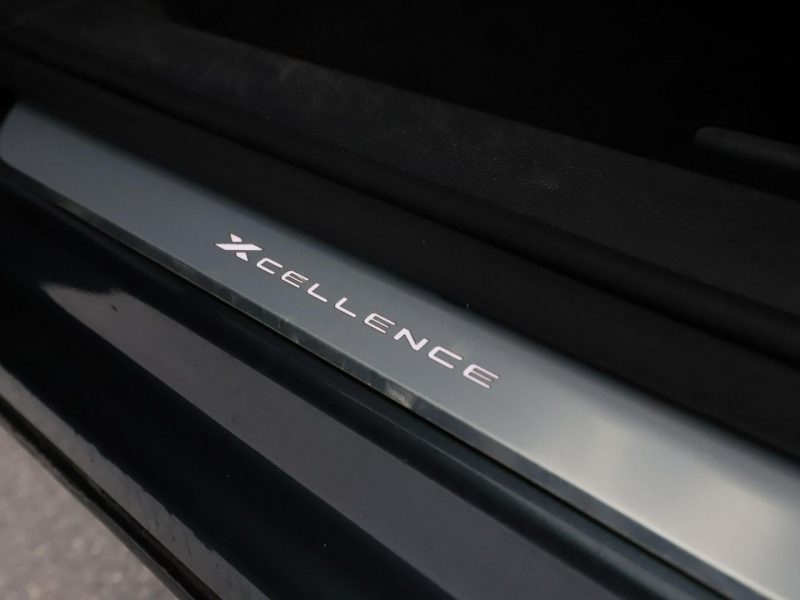 Seat Ateca Xcellence automat virtual alcantara panorama climatronic kamera navi