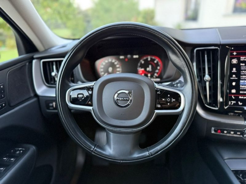 Volvo XC 60 AWD,B4 197PS, INSCRIPTION, PNEUMATYKA, KAMERA, SUPER STAN, GWARANCJA! II (2017-)