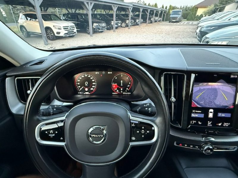 Volvo XC 60 AWD,B4 197PS, INSCRIPTION, PNEUMATYKA, KAMERA, SUPER STAN, GWARANCJA! II (2017-)