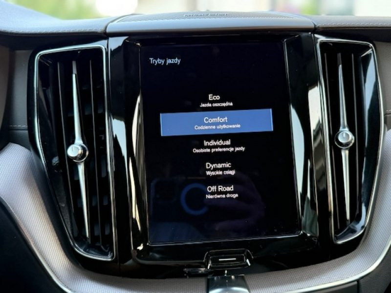 Volvo XC 60 AWD,B4 197PS, INSCRIPTION, PNEUMATYKA, KAMERA, SUPER STAN, GWARANCJA! II (2017-)