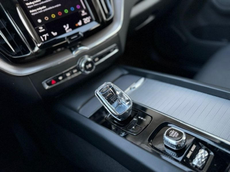 Volvo XC 60 AWD,B4 197PS, INSCRIPTION, PNEUMATYKA, KAMERA, SUPER STAN, GWARANCJA! II (2017-)