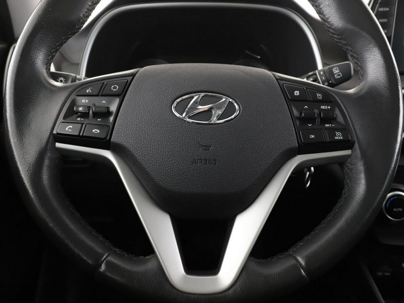 Hyundai Tucson navi klima auto kamera i czujniki parkowania grzane fotele III (2015-2020)