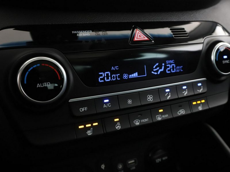 Hyundai Tucson navi klima auto kamera i czujniki parkowania grzane fotele III (2015-2020)