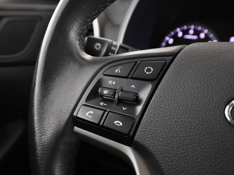 Hyundai Tucson navi klima auto kamera i czujniki parkowania grzane fotele III (2015-2020)