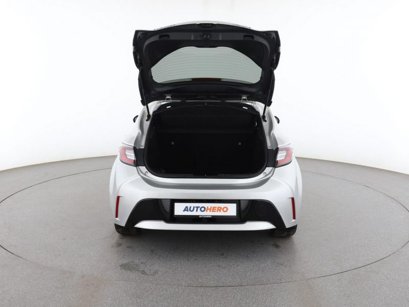 Toyota Corolla Design navi kamera LED ACC grzane fotele E21 (2019-)