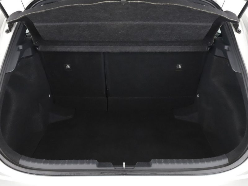 Toyota Corolla Design navi kamera LED ACC grzane fotele E21 (2019-)