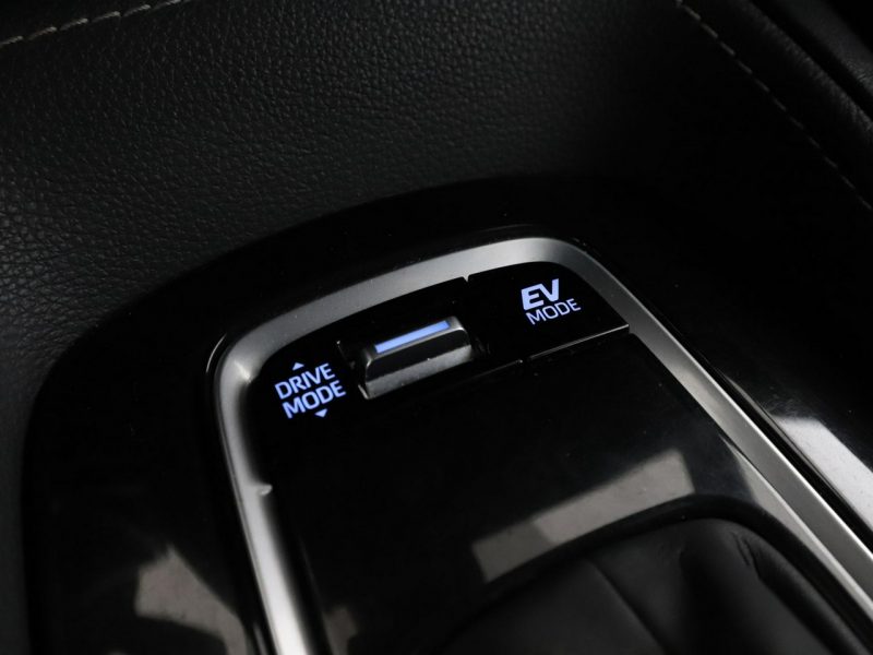 Toyota Corolla Design navi kamera LED ACC grzane fotele E21 (2019-)