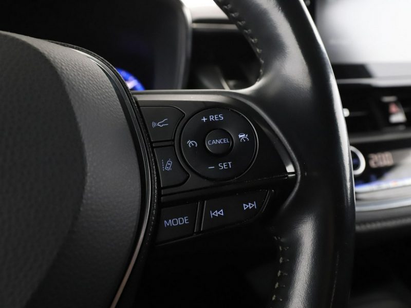 Toyota Corolla Design navi kamera LED ACC grzane fotele E21 (2019-)