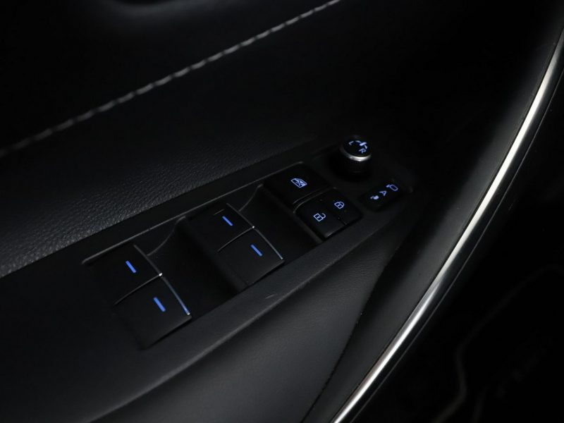 Toyota Corolla Design navi kamera LED ACC grzane fotele E21 (2019-)
