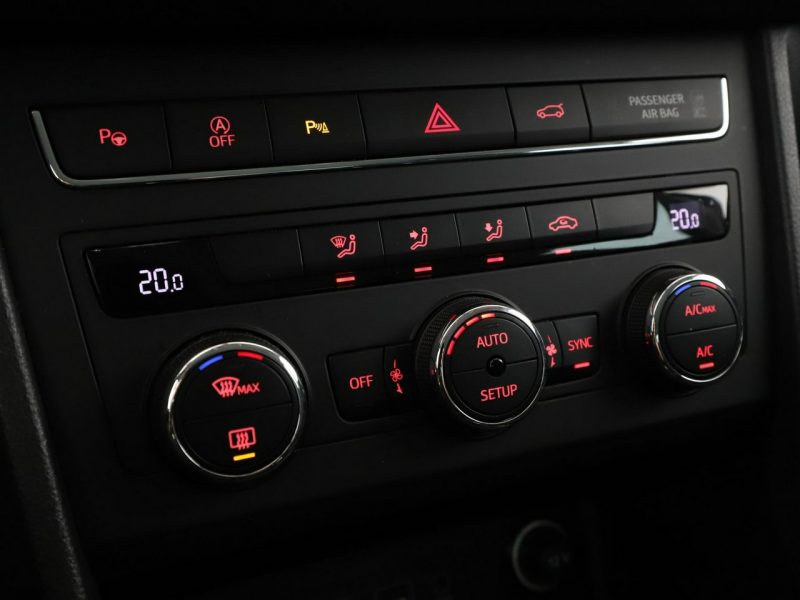 Seat Ateca navi klima auto kamera i czujniki parkowania