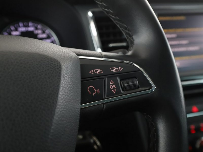 Seat Ateca navi klima auto kamera i czujniki parkowania
