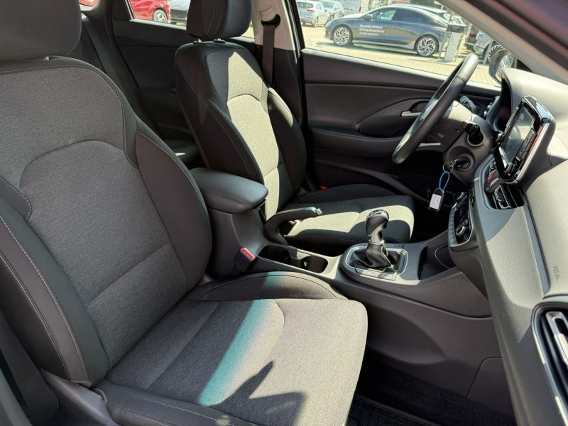 Hyundai i30 1.5 T-GDI 160KM 6MT Smart+ LED Android Auto Kamera III (2017-)