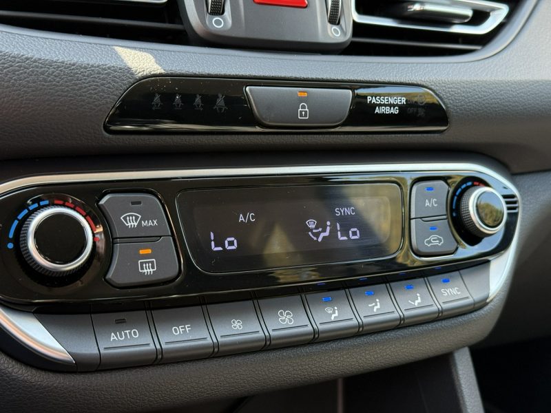 Hyundai i30 1.5 T-GDI 160KM 6MT Smart+ LED Android Auto Kamera III (2017-)