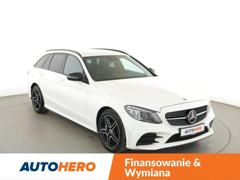 Mercedes C 300 4x4 automat multibeam LED skóra/alcantara virtual cocpit navi kamery W205 (2014-2021)