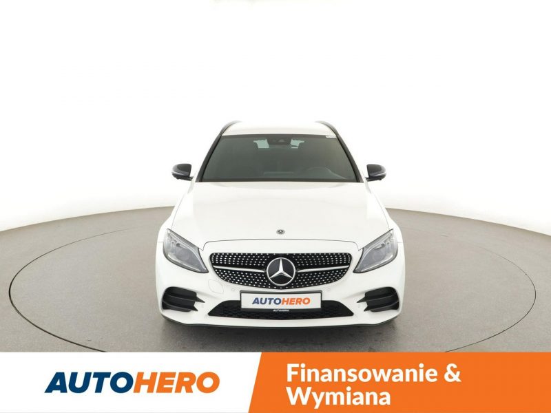 Mercedes C 300 4x4 automat multibeam LED skóra/alcantara virtual cocpit navi kamery W205 (2014-2021)