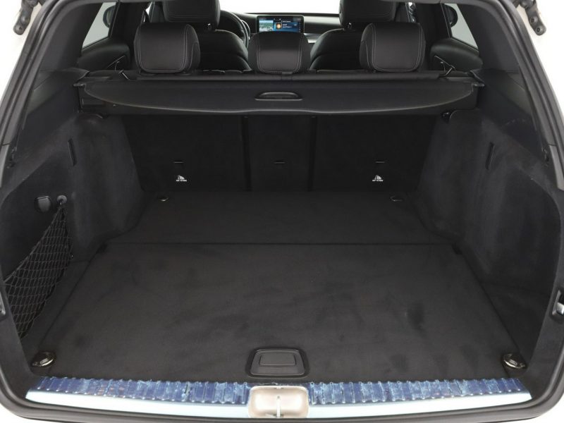 Mercedes C 300 4x4 automat multibeam LED skóra/alcantara virtual cocpit navi kamery W205 (2014-2021)