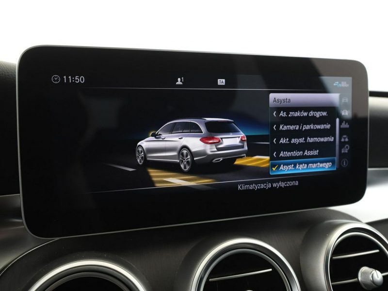 Mercedes C 300 4x4 automat multibeam LED skóra/alcantara virtual cocpit navi kamery W205 (2014-2021)