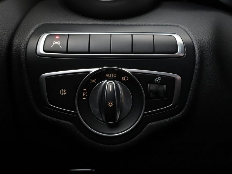 Mercedes C 300 4x4 automat multibeam LED skóra/alcantara virtual cocpit navi kamery W205 (2014-2021)
