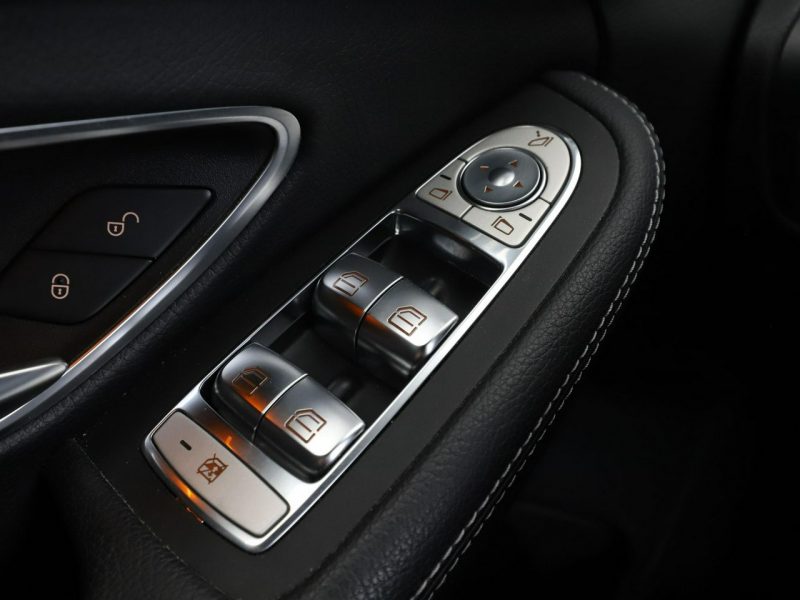 Mercedes C 300 4x4 automat multibeam LED skóra/alcantara virtual cocpit navi kamery W205 (2014-2021)