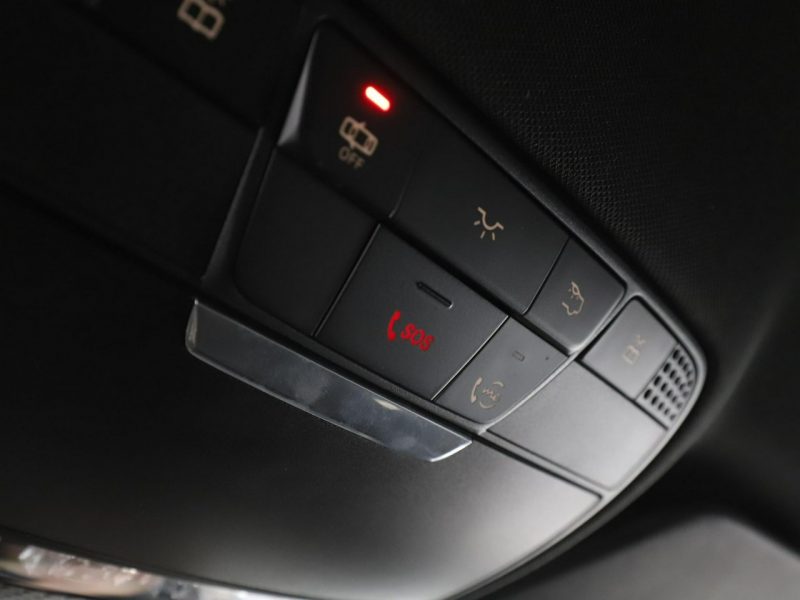 Mercedes C 300 4x4 automat multibeam LED skóra/alcantara virtual cocpit navi kamery W205 (2014-2021)